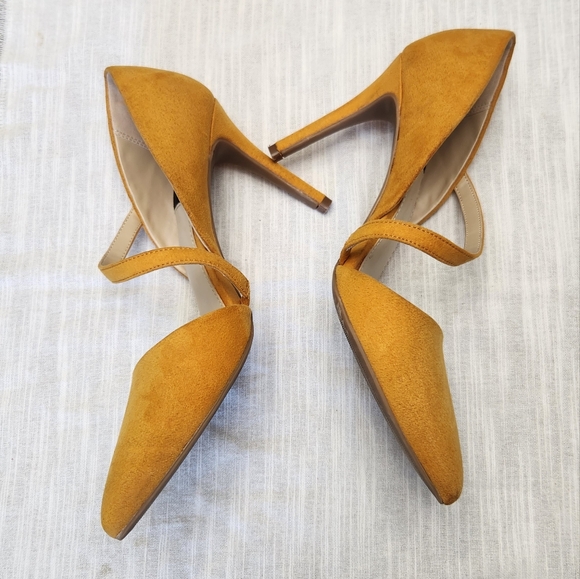 Jones New York Mustard Yellow Heels Size 8M - Picture 3 of 13